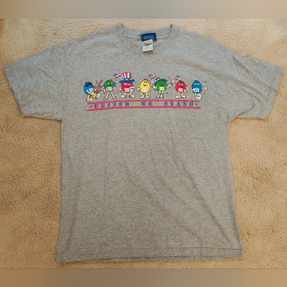 Vintage 90's M&M'S United We Stand USA Graphic T-shirt. - Picture 1 of 8